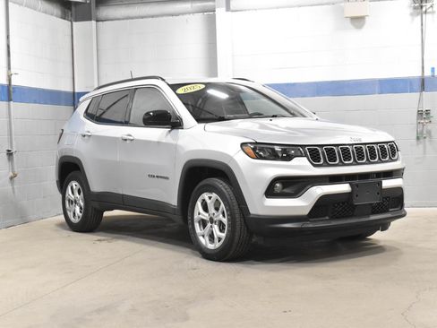 Used 2025 Jeep Compass Latitude AWD/4WD image 28