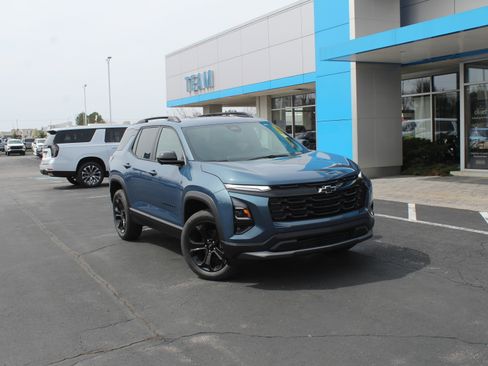 New 2026 Chevrolet Equinox LT image 2