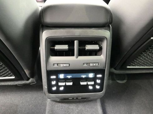 New 2025 Porsche Macan 4 Electric image 17