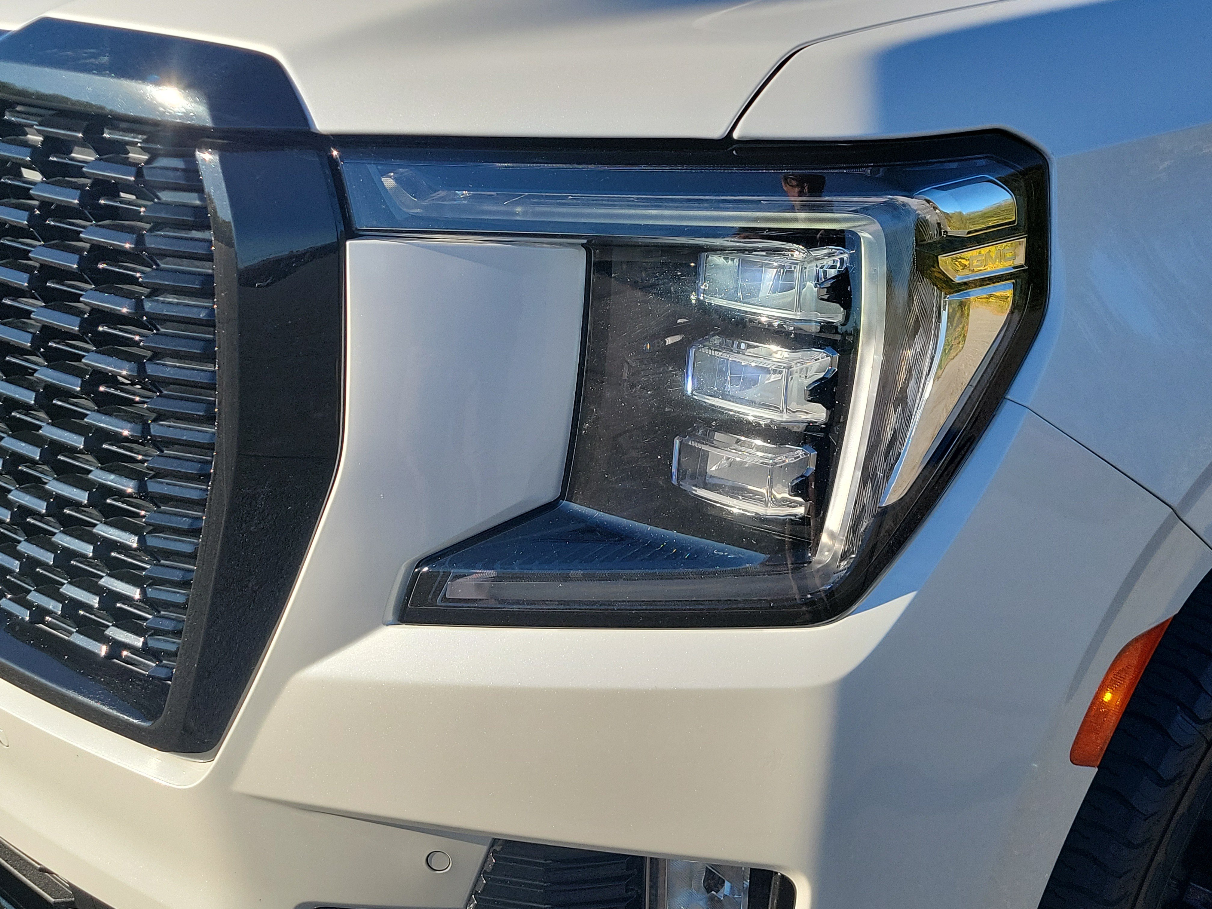 Used 2022 GMC Yukon Denali AWD/4WD image 9