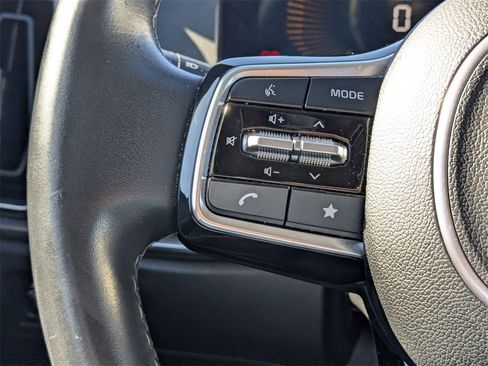 Used 2024 Kia Sorento S image 16