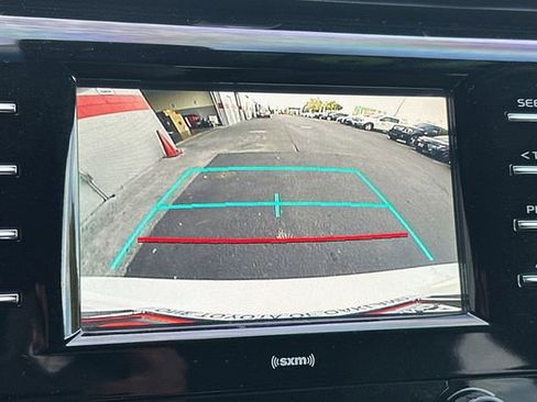 Certified 2020 Toyota Camry SE image 22