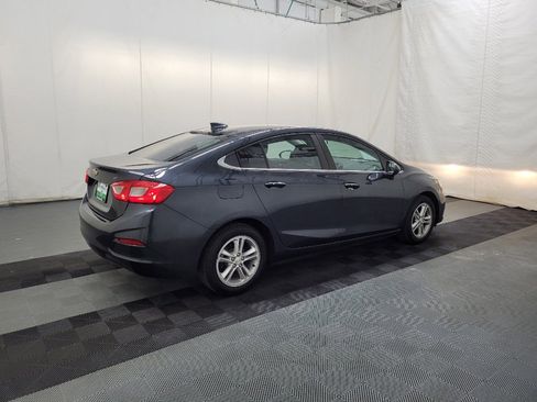 Used 2017 Chevrolet Cruze LT w/ Convenience Package FWD image 10