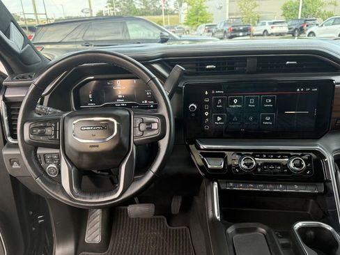 Used 2025 GMC Sierra 2500 Denali Ultimate AWD/4WD image 16