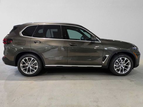 Used 2026 BMW X5 xDrive50e AWD/4WD image 3
