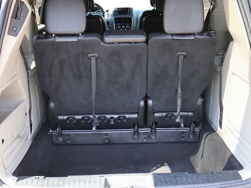 Used 2017 Dodge Grand Caravan SXT FWD image 11