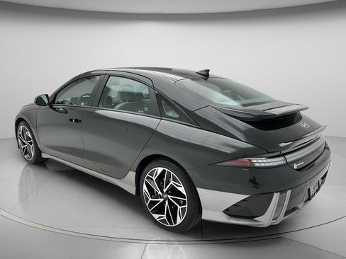 Used 2023 Hyundai Ioniq 6 SEL AWD/4WD image 4