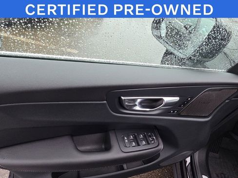 Used 2023 Volvo XC60 B5 Ultimate w/ Climate Package AWD/4WD image 3