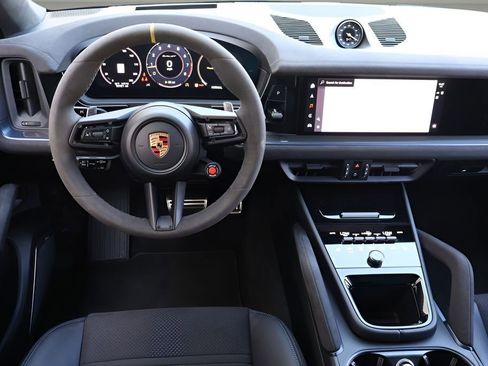 Used 2024 Porsche Cayenne Turbo GT AWD/4WD image 14