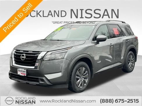 Certified 2024 Nissan Pathfinder SV AWD/4WD image 1