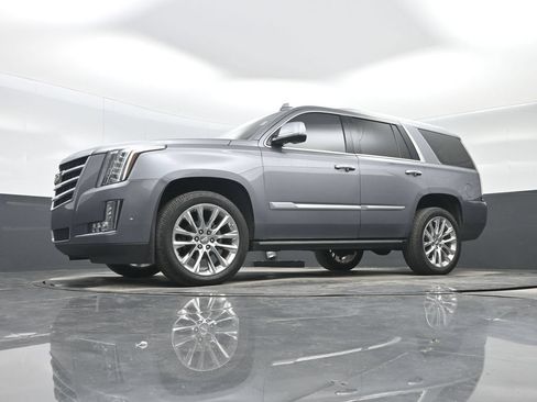 Used 2019 Cadillac Escalade Premium Luxury RWD image 26
