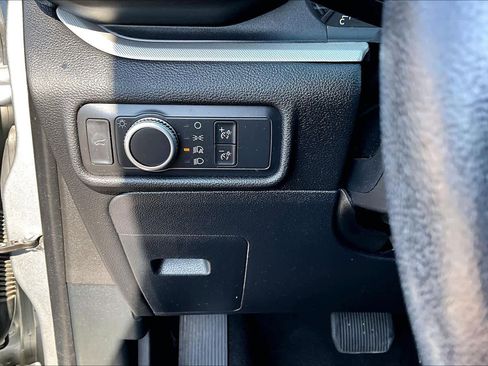 Used 2020 Ford Explorer XLT image 33