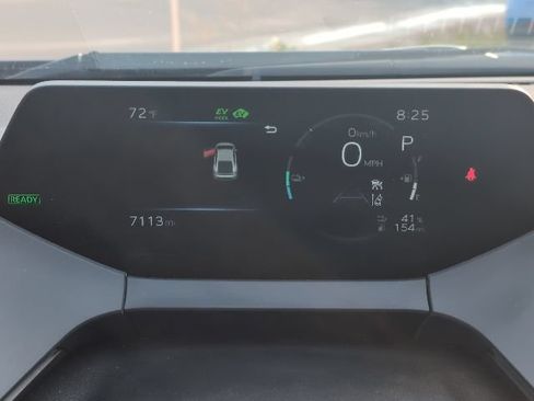 Used 2025 Toyota Prius Plug-In Hybrid FWD image 18