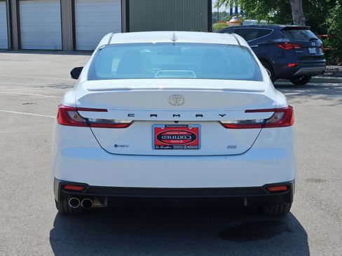 Certified 2025 Toyota Camry SE FWD image 4