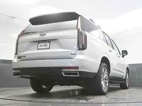 Used 2021 Cadillac Escalade Premium Luxury image 38