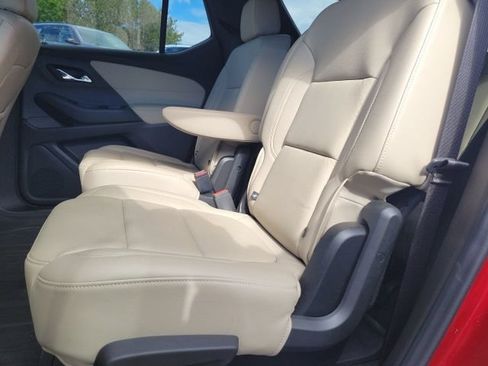 Used 2022 Chevrolet Traverse LT w/ LT Premium Package AWD/4WD image 38