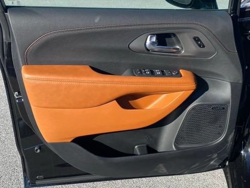 New 2026 Chrysler Pacifica Pinnacle AWD/4WD image 11
