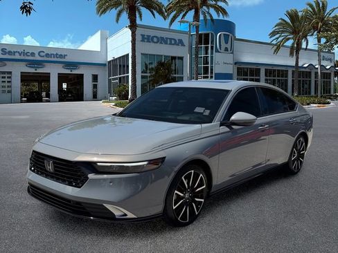 Used 2024 Honda Accord Touring image 4