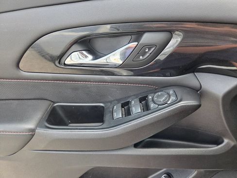 Used 2023 Chevrolet Traverse RS FWD image 24