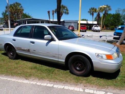 Used 1999 Mercury Grand Marquis GS RWD image 2