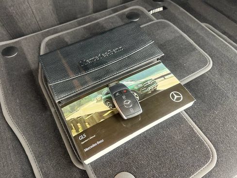 Used 2023 Mercedes-Benz GLS 580 4MATIC image 84