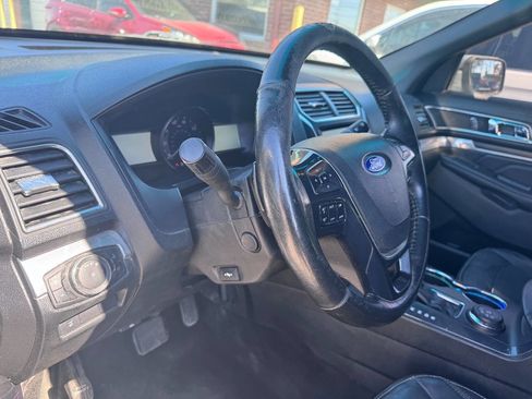 Used 2016 Ford Explorer Limited image 15