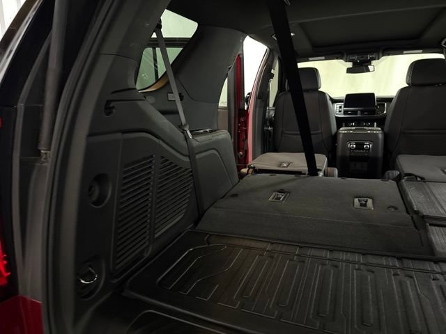 Used 2023 GMC Yukon SLT w/ SLT Premium Package AWD/4WD image 15
