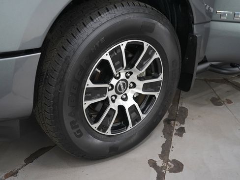 Used 2024 Nissan Titan SV w/ SV Convenience Package image 27