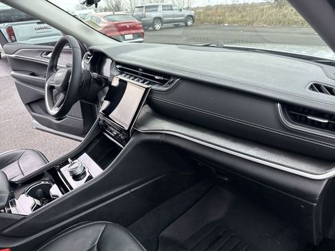 Used 2023 Jeep Grand Cherokee L Limited w/ Luxury Tech Group II image 36