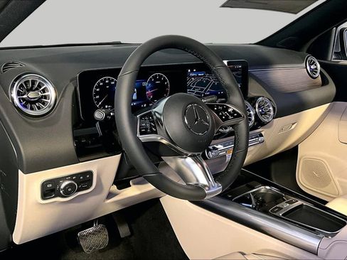 New 2026 Mercedes-Benz GLA 250 4MATIC image 9
