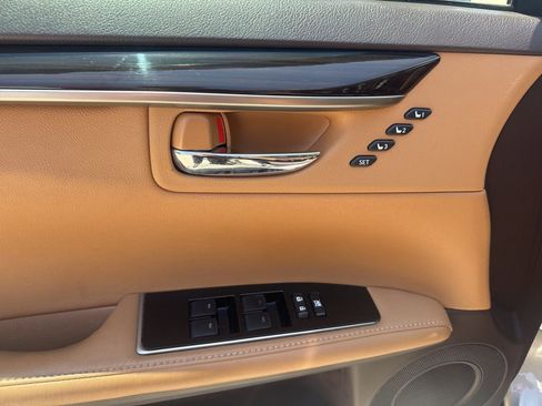 Used 2018 Lexus ES 350 w/ Premier Package FWD image 13