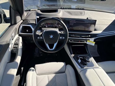 Used 2026 BMW X5 sDrive40i w/ Premium Package image 8