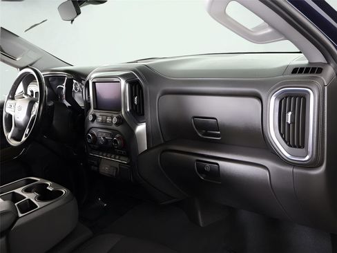 Used 2020 Chevrolet Silverado 1500 RST image 25