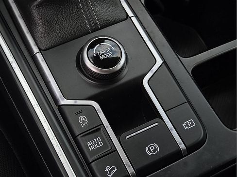 Used 2025 Kia Sorento LX FWD image 16