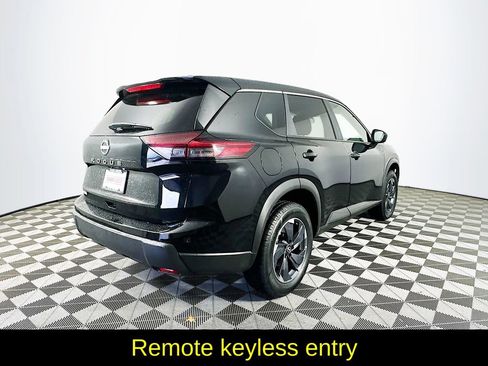 Used 2025 Nissan Rogue SV FWD image 10