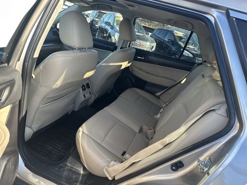 Used 2018 Subaru Outback 2.5i Limited image 15