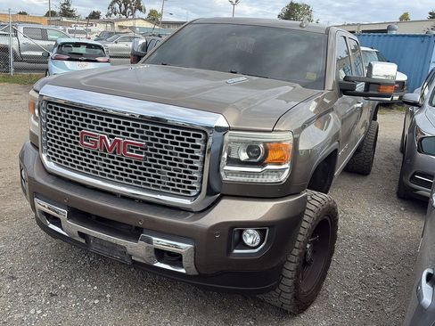 Used 2015 GMC Sierra 3500 Denali w/ Duramax Plus Package image 8