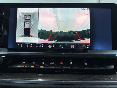 Used 2024 Chevrolet Silverado 1500 LTZ w/ LTZ Premium Package image 30