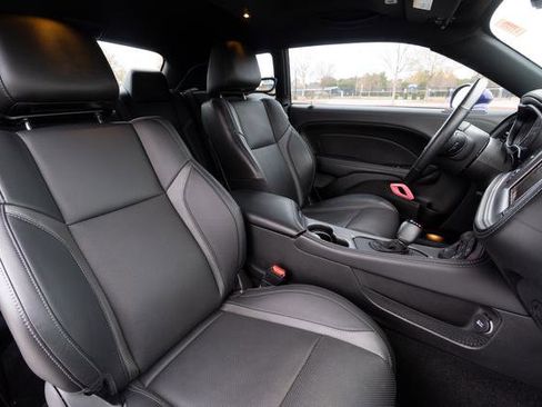 Used 2023 Dodge Challenger SXT w/ Plus Package image 23