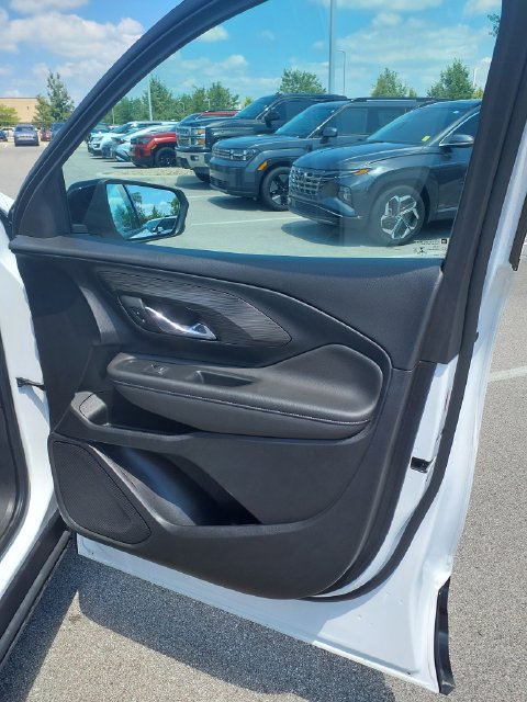 Used 2023 GMC Terrain SLT w/ Elevation Edition FWD image 22