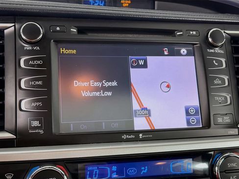 Used 2015 Toyota Highlander Limited w/ Driver Technology Package FWD image 18