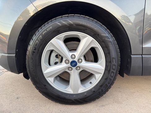 Used 2020 Ford Edge SE image 13