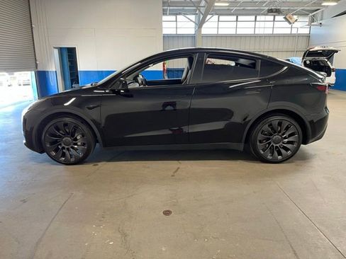 Used 2022 Tesla Model Y Long Range AWD/4WD image 6