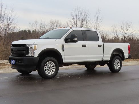 Used 2019 Ford F250 XL w/ STX Appearance Package image 24