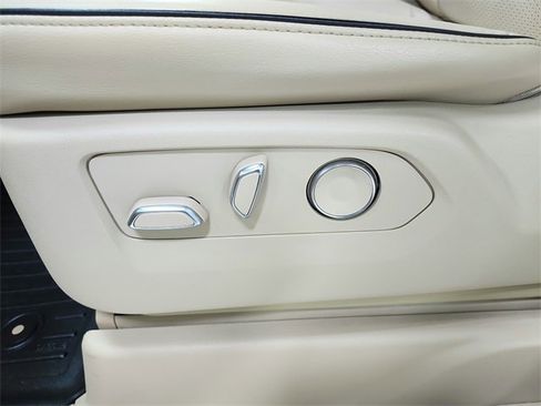 Used 2021 Cadillac Escalade ESV Premium Luxury w/ Performance Package image 20