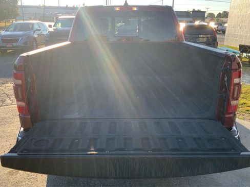 Used 2019 RAM 1500 Laramie AWD/4WD image 12