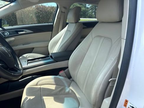 Used 2019 Lincoln MKZ Reserve w/ Luxury Package AWD/4WD image 6