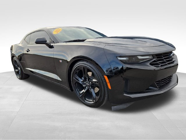 Used 2021 Chevrolet Camaro LT RWD image 1