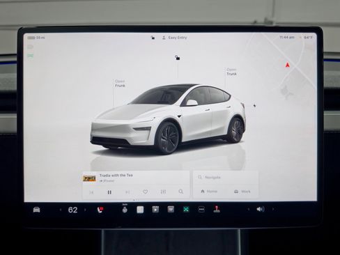 Used 2026 Tesla Model Y Long Range image 10
