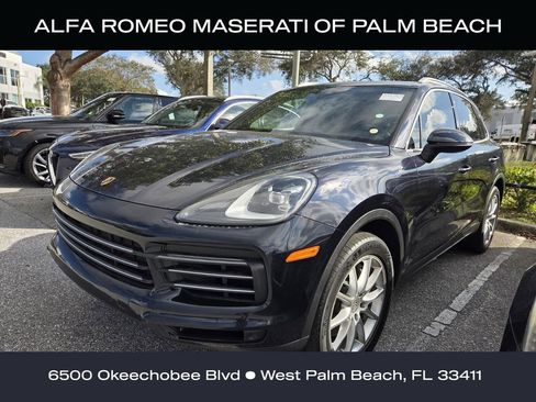 Used 2022 Porsche Cayenne image 1